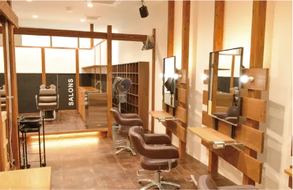 美容室SALONS 広島藤三広店
