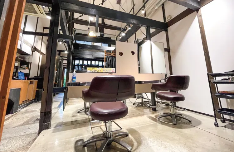 美容室SALONS 亀屋丸太町店