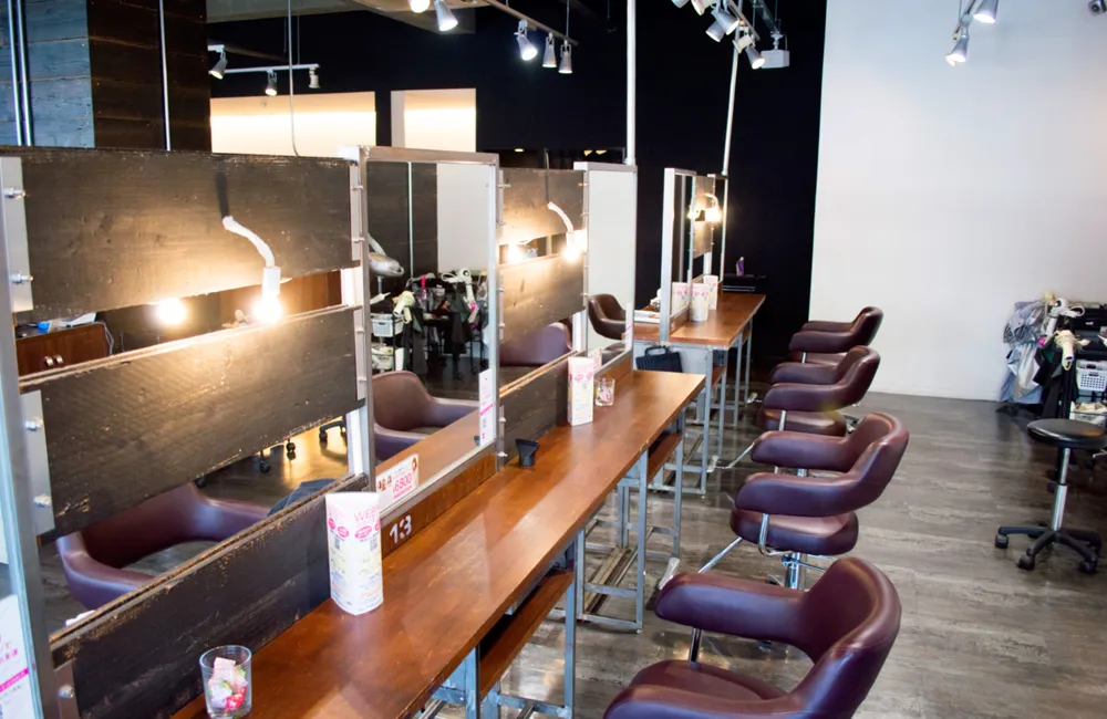 美容室SALONS 広島東原店