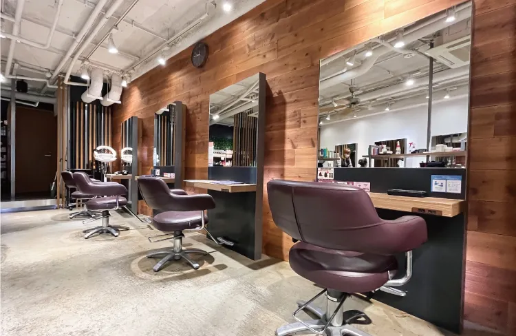 美容室SALONS 四条烏丸店