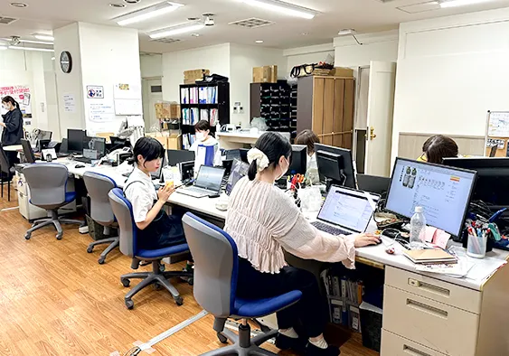 社員の働く姿